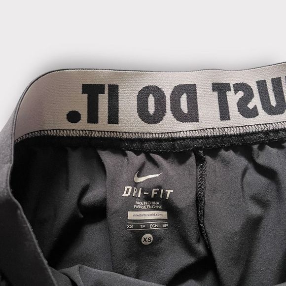 Nike Legend 2.0 Baggy Capri Jogger XS Black Cropped Womens Just Do It Dri Fit - Picture 5 of 7